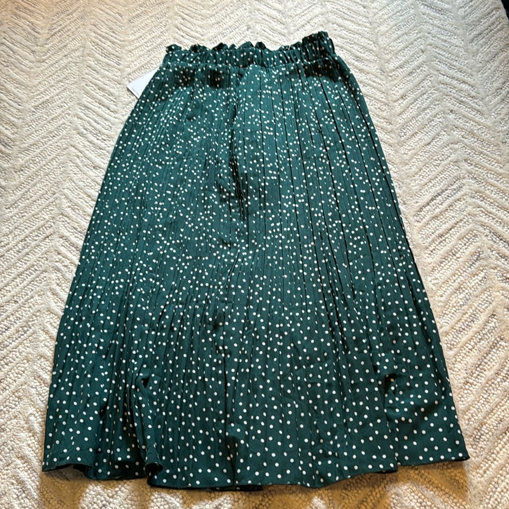Hunter Green Midi Pleated skirt